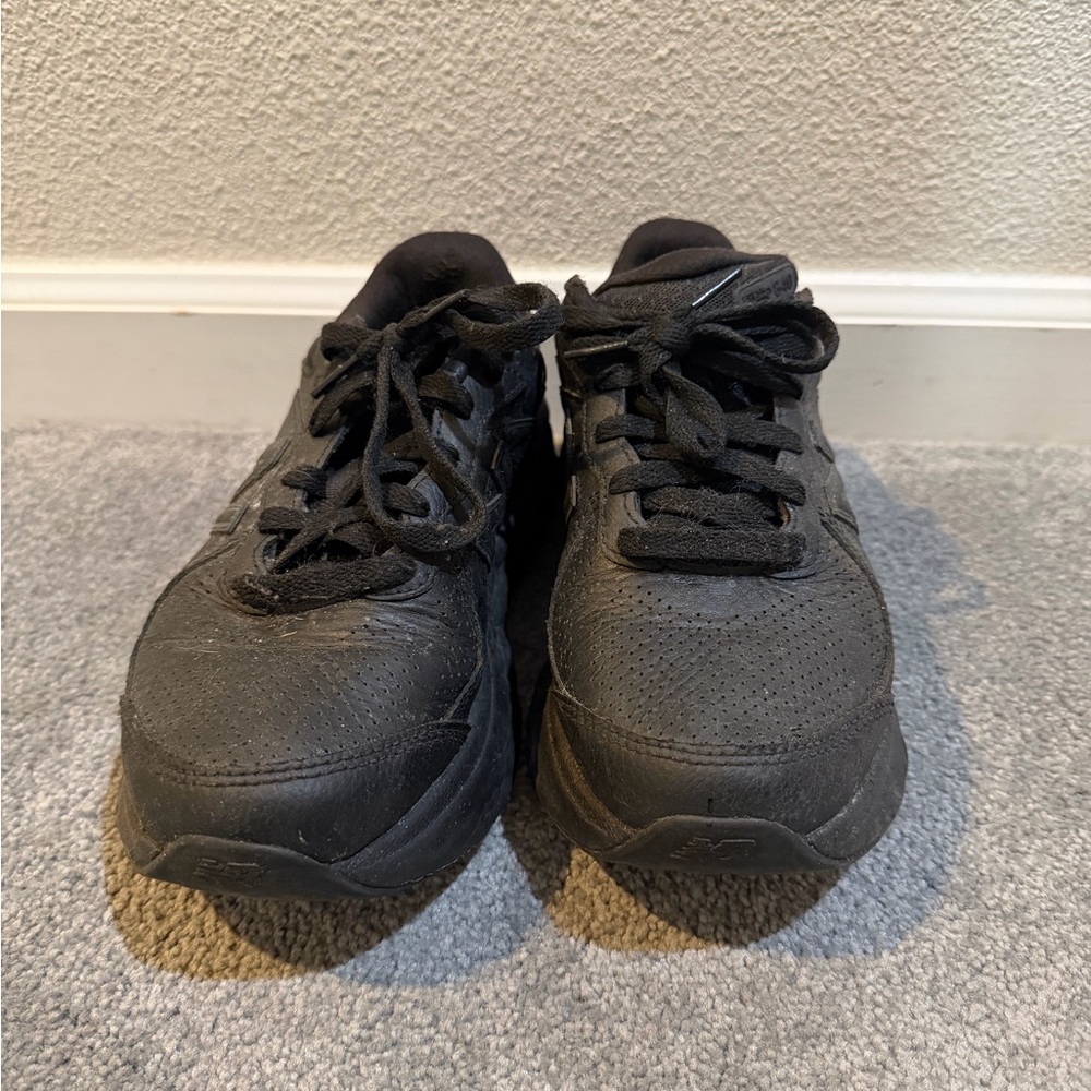 New Balance 840 Fresh Foam women’s nonslip sneakers Size 8.5